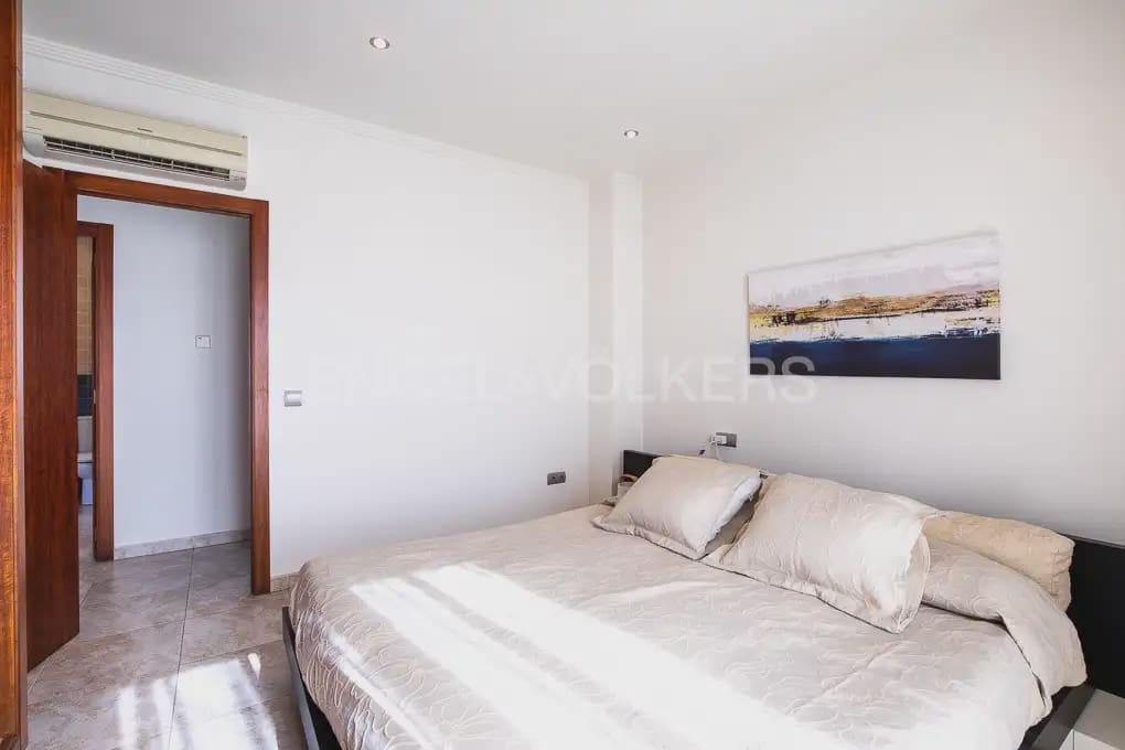 5 bedroom Flat for rent in Valencia city - € 2,300 (Ref: 9973874)