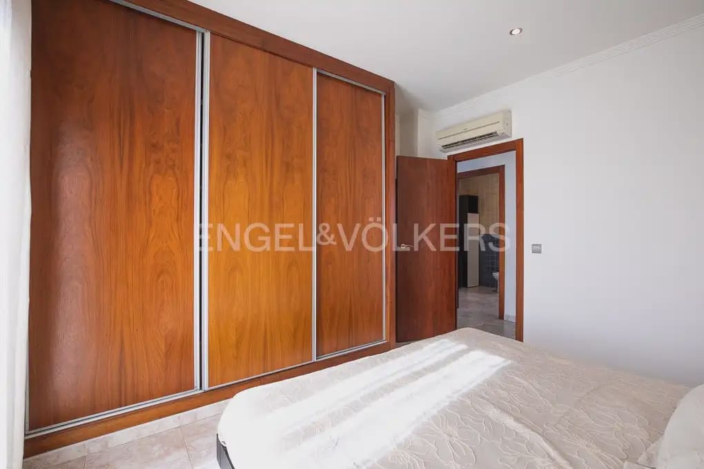 5 bedroom Flat for rent in Valencia city - € 2,300 (Ref: 9973874)