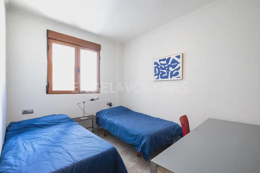 5 bedroom Flat for rent in Valencia city - € 2,300 (Ref: 9973874)