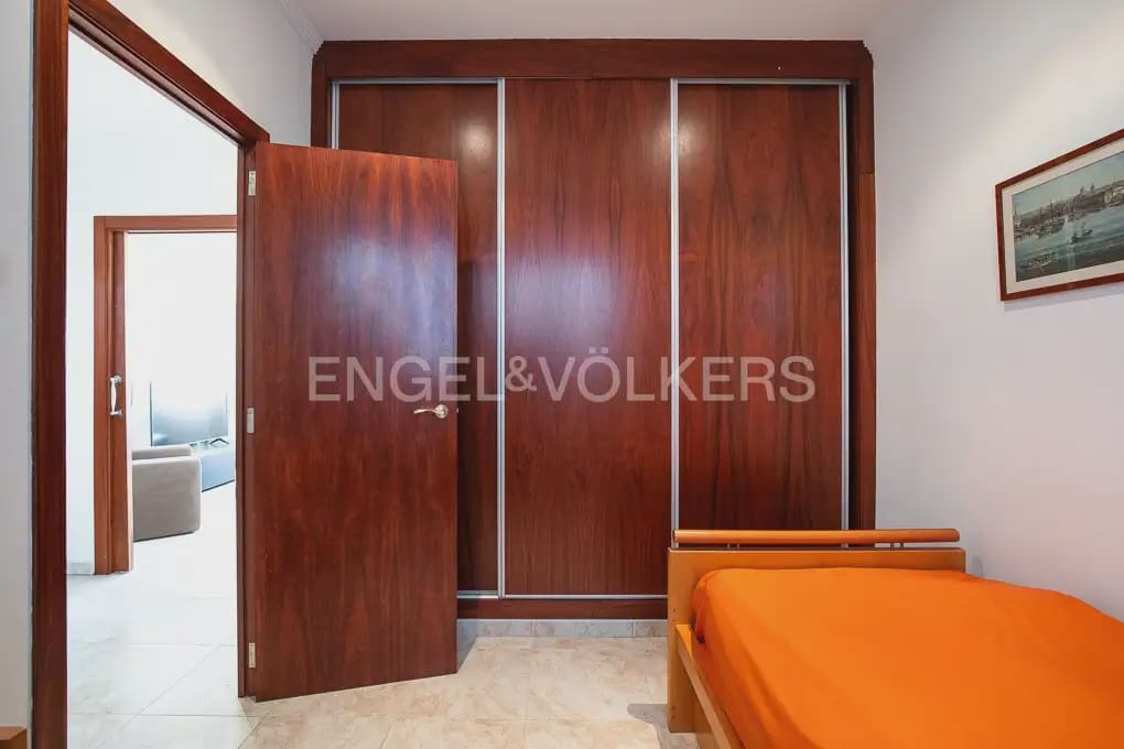 5 bedroom Flat for rent in Valencia city - € 2,300 (Ref: 9973874)