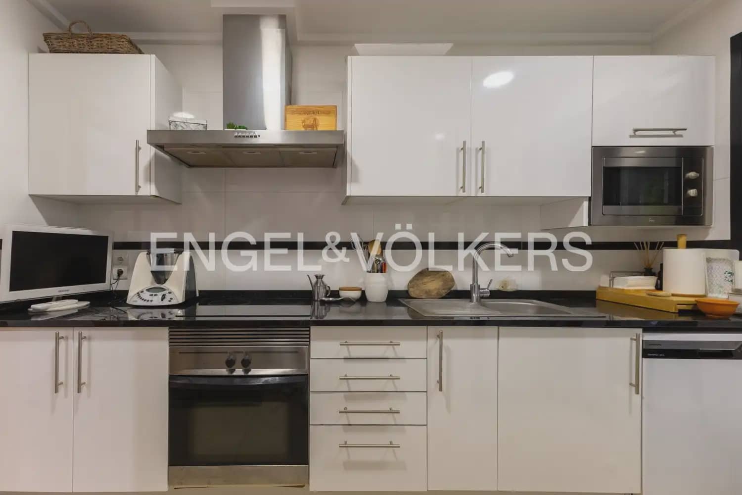 3 bedroom Flat for rent in Javea / Xabia with pool garage - € 1,800 (Ref: 9973877)