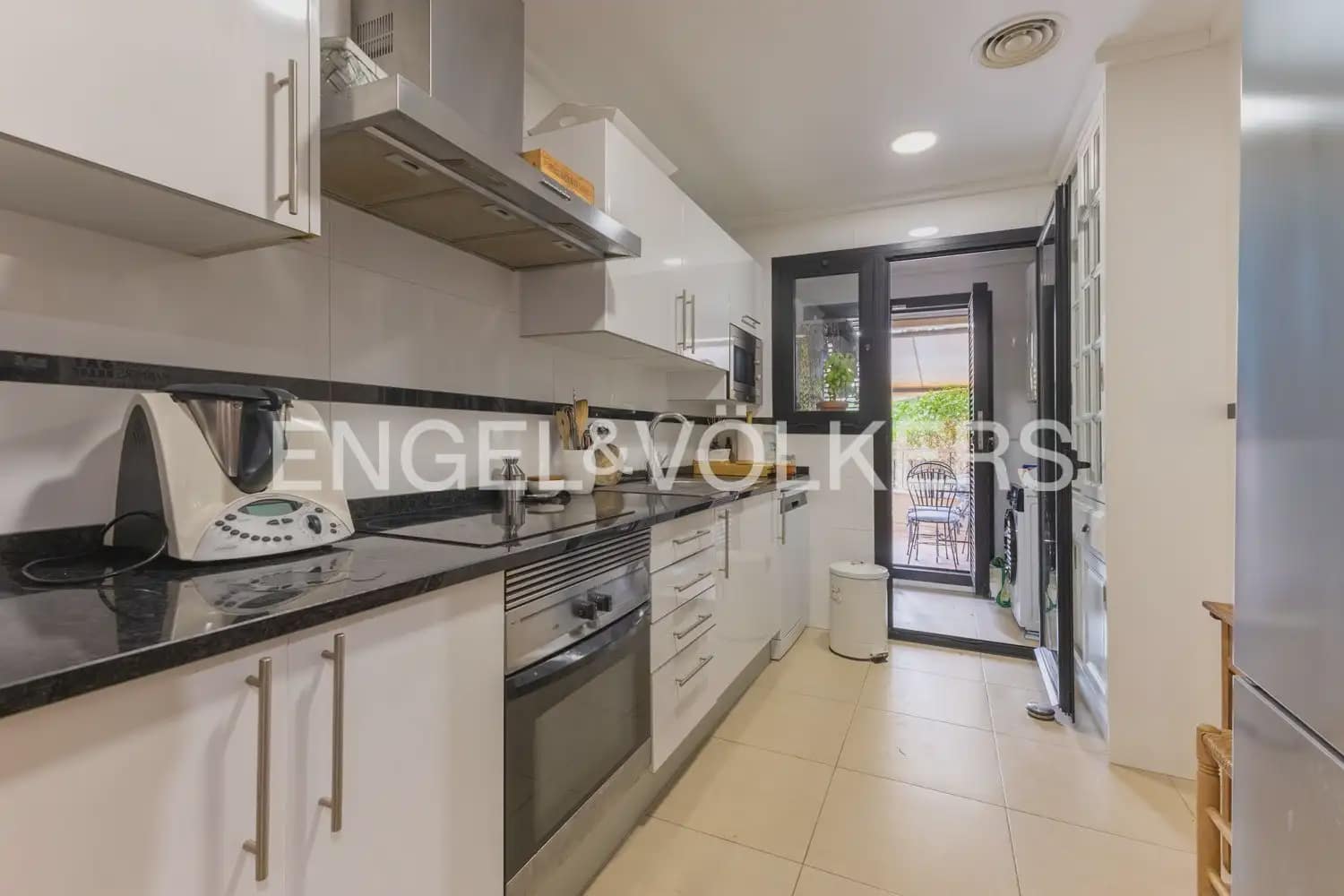 3 bedroom Flat for rent in Javea / Xabia with pool garage - € 1,800 (Ref: 9973877)