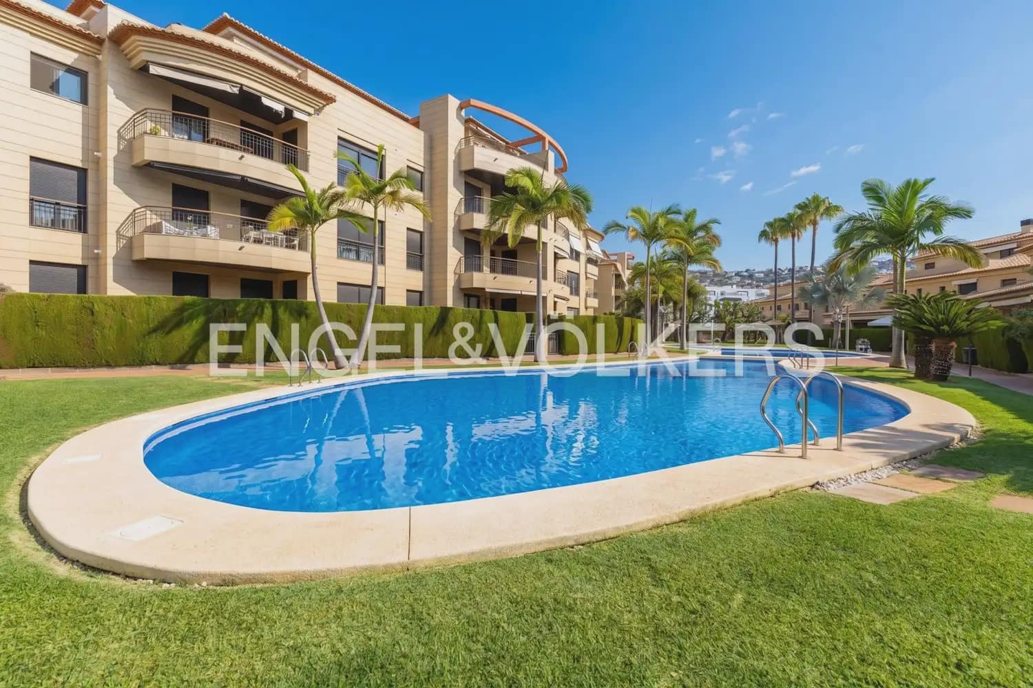 3 bedroom Flat for rent in Javea / Xabia with pool garage - € 1,800 (Ref: 9973877)