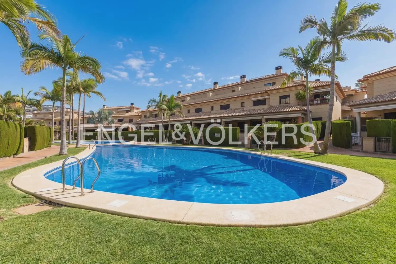 3 bedroom Flat for rent in Javea / Xabia with pool garage - € 1,800 (Ref: 9973877)