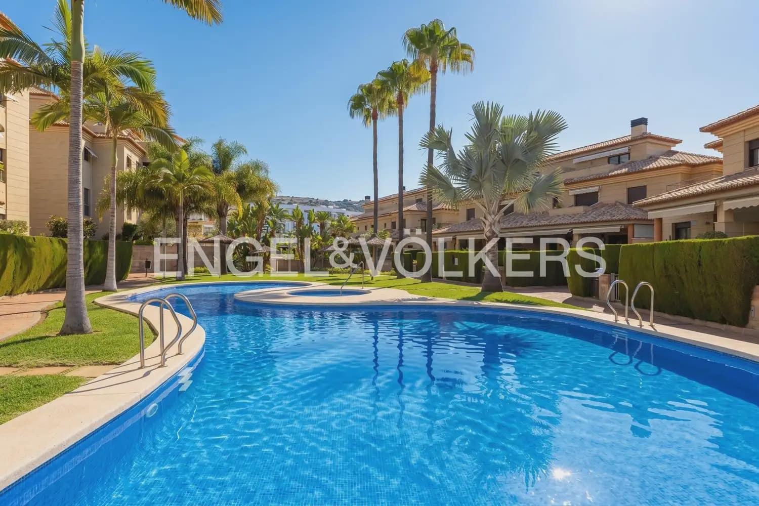 3 bedroom Flat for rent in Javea / Xabia with pool garage - € 1,800 (Ref: 9973877)