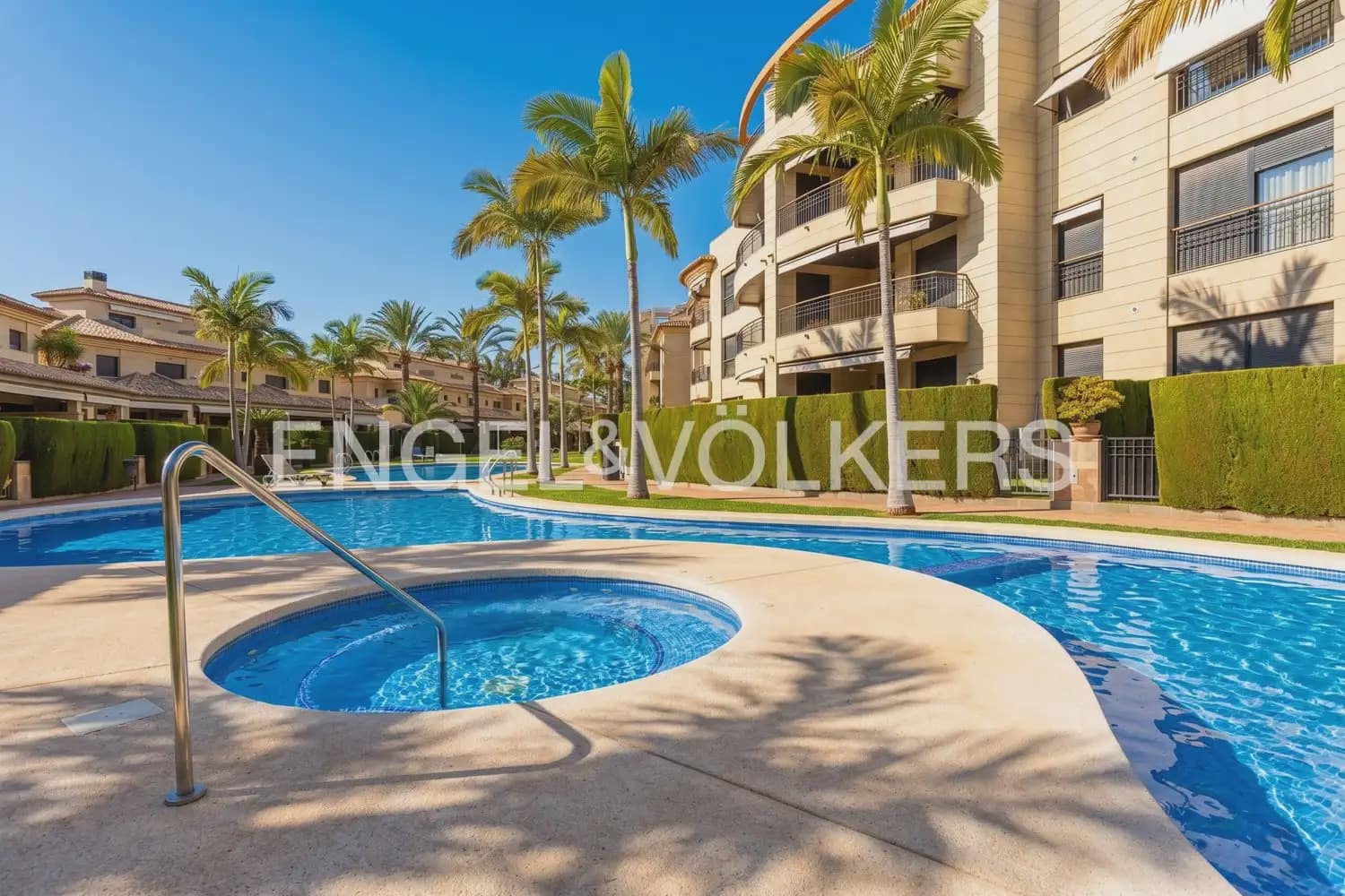 3 bedroom Flat for rent in Javea / Xabia with pool garage - € 1,800 (Ref: 9973877)