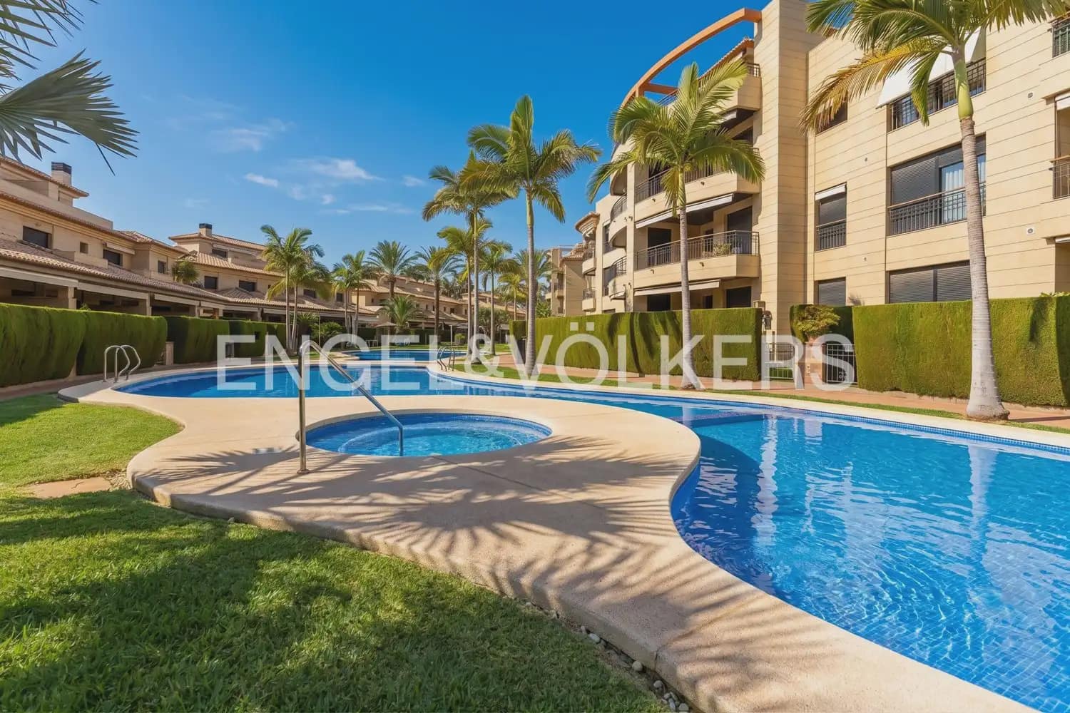 3 bedroom Flat for rent in Javea / Xabia with pool garage - € 1,800 (Ref: 9973877)