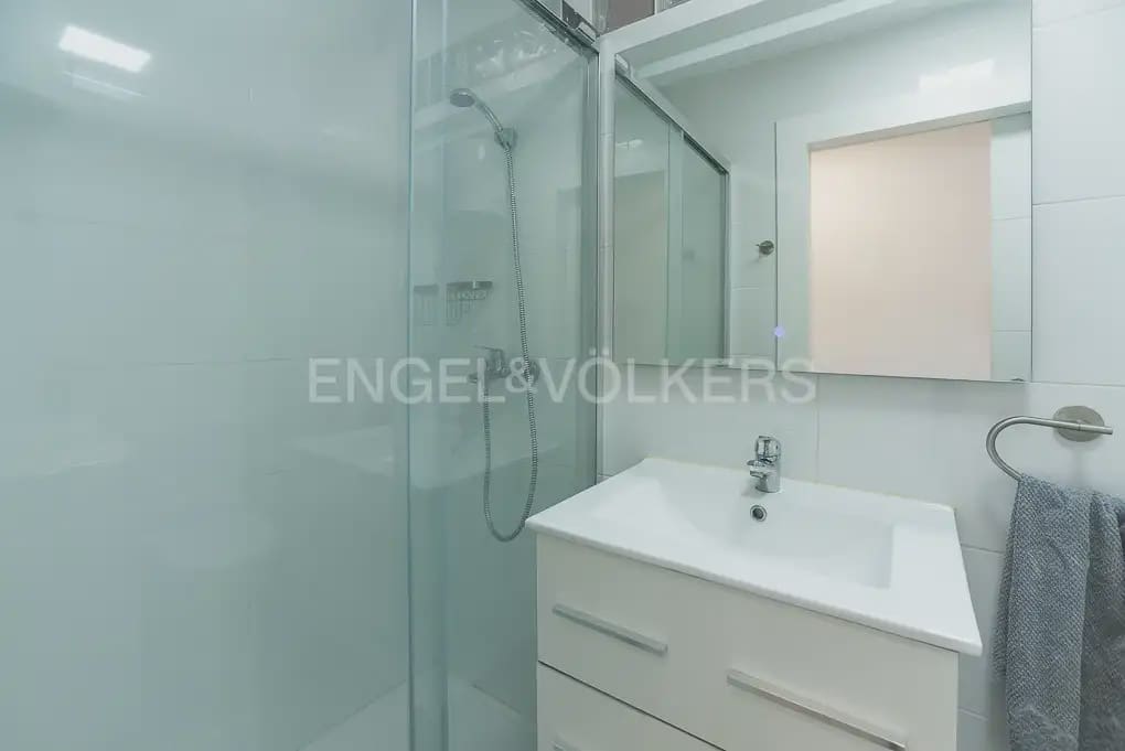 2 soverom Leilighet til leie i Benicassim med svømmebasseng garasje - € 1 000 (Ref: 9973878)