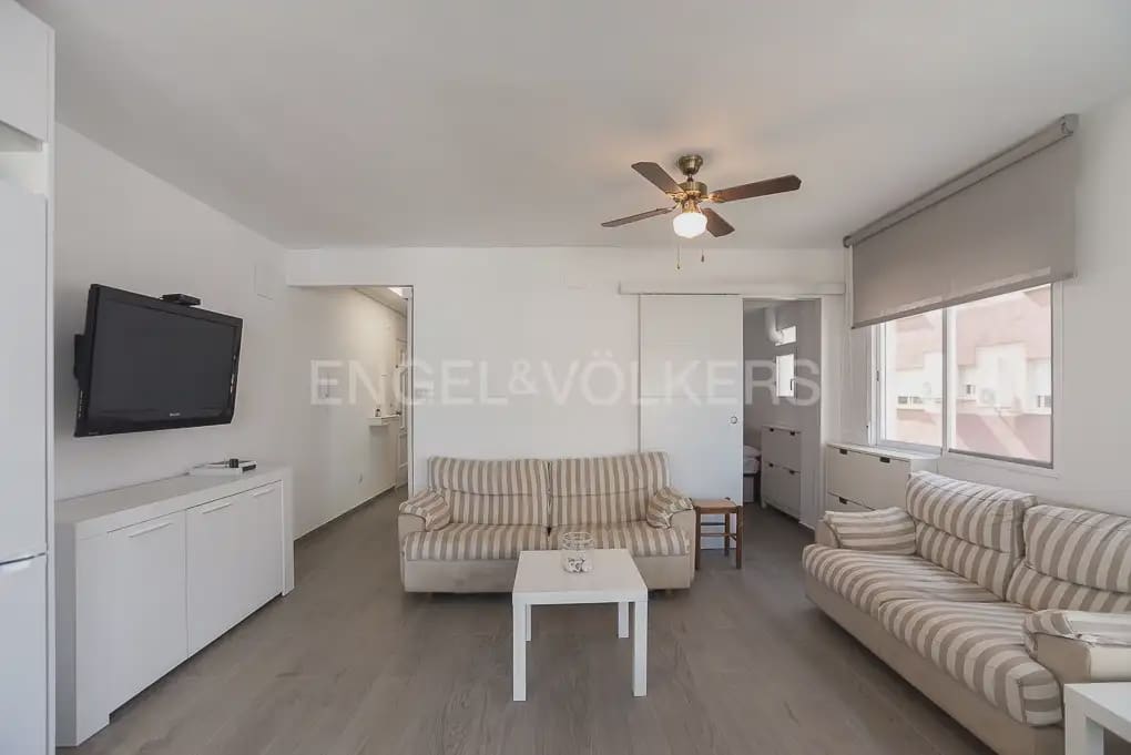 2 soverom Leilighet til leie i Benicassim med svømmebasseng garasje - € 1 000 (Ref: 9973878)