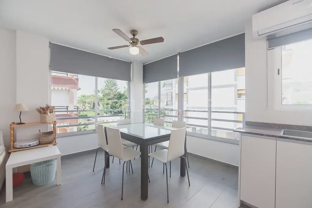 2 soverom Leilighet til leie i Benicassim med svømmebasseng garasje - € 1 000 (Ref: 9973878)