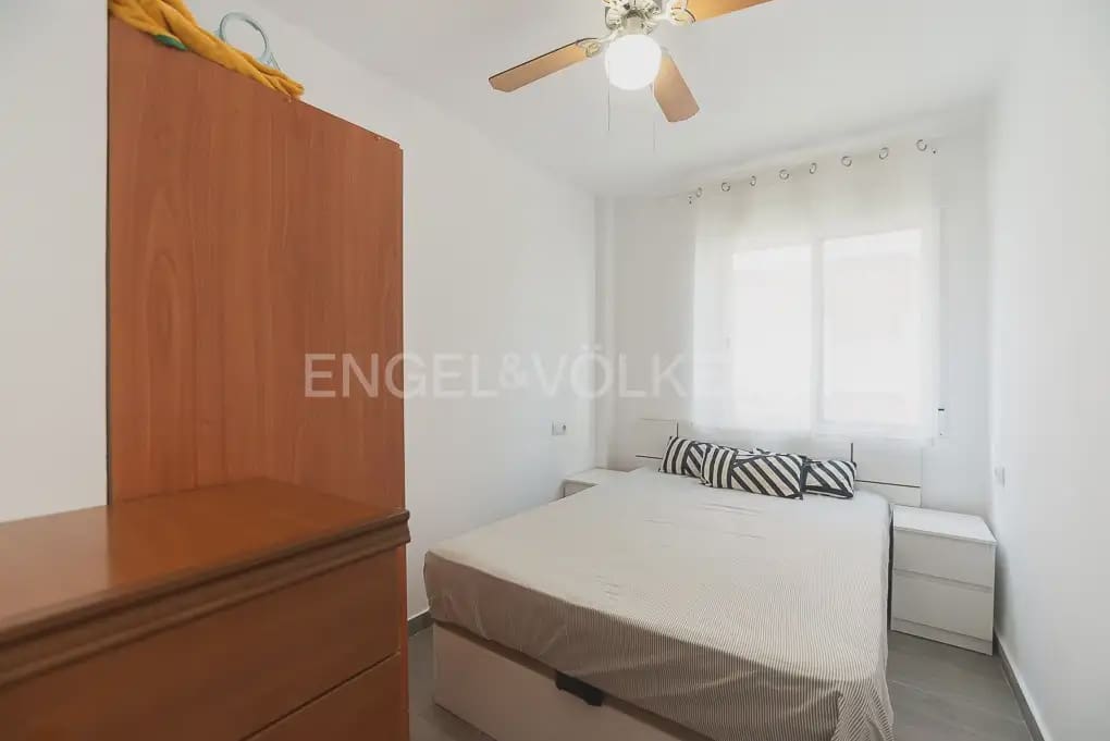 2 soverom Leilighet til leie i Benicassim med svømmebasseng garasje - € 1 000 (Ref: 9973878)