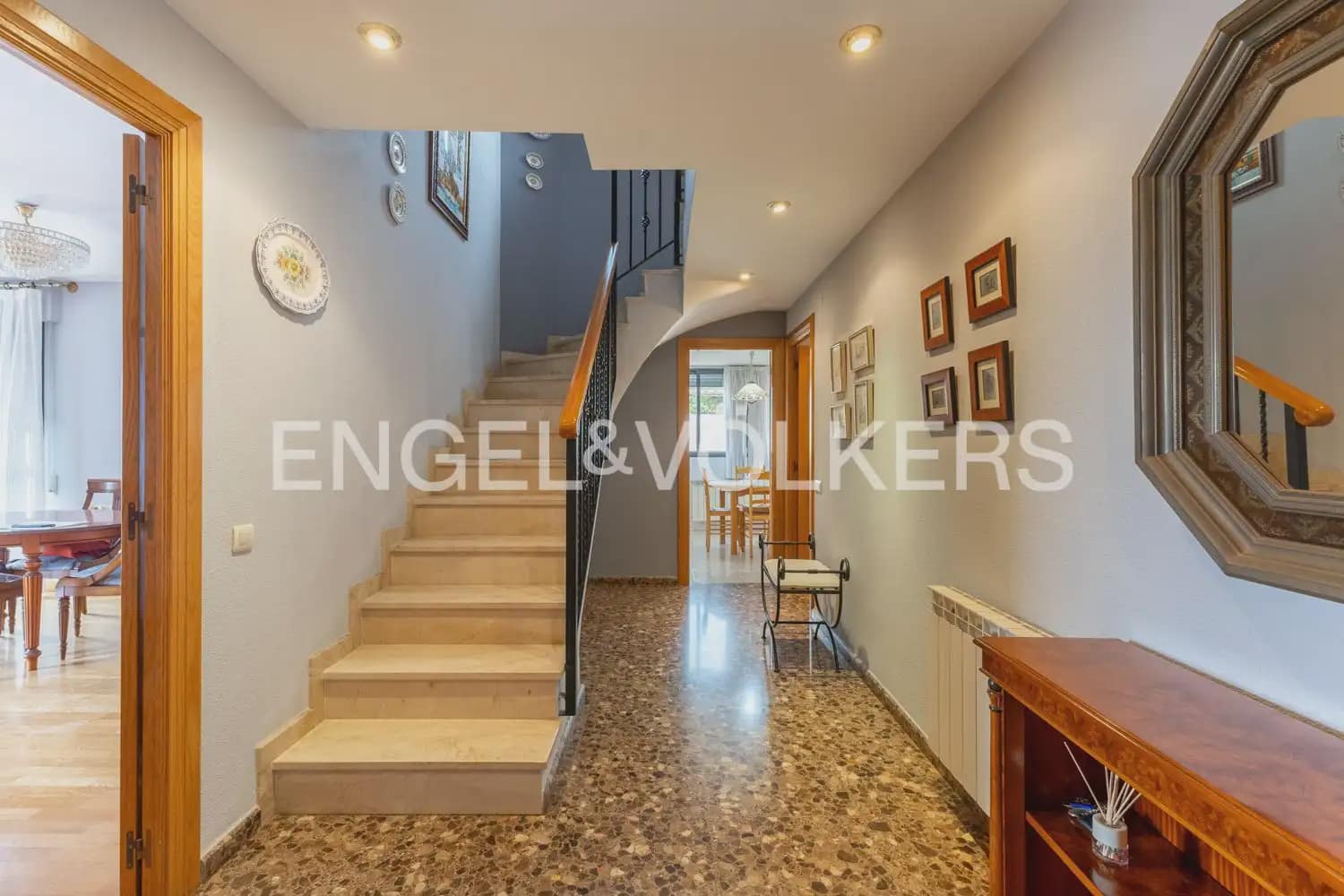 5 bedroom Penthouse for sale in Castello de la Plana with garage - € 398,000 (Ref: 9973879)
