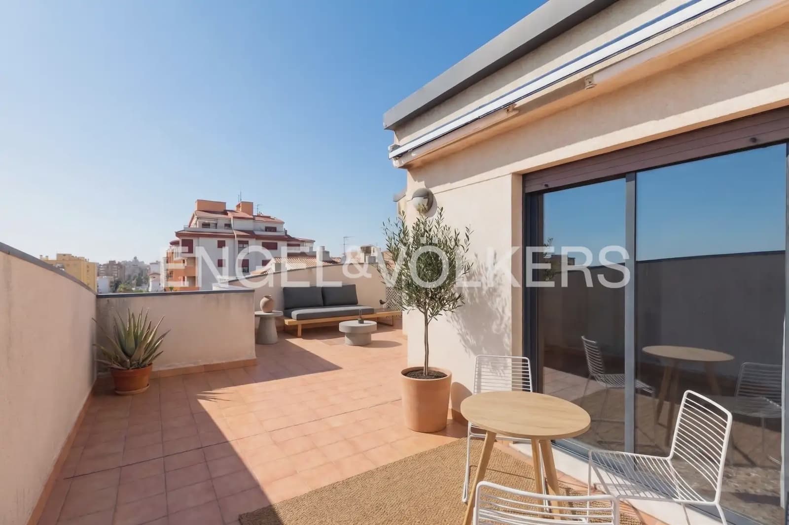 5 bedroom Penthouse for sale in Castello de la Plana with garage - € 398,000 (Ref: 9973879)
