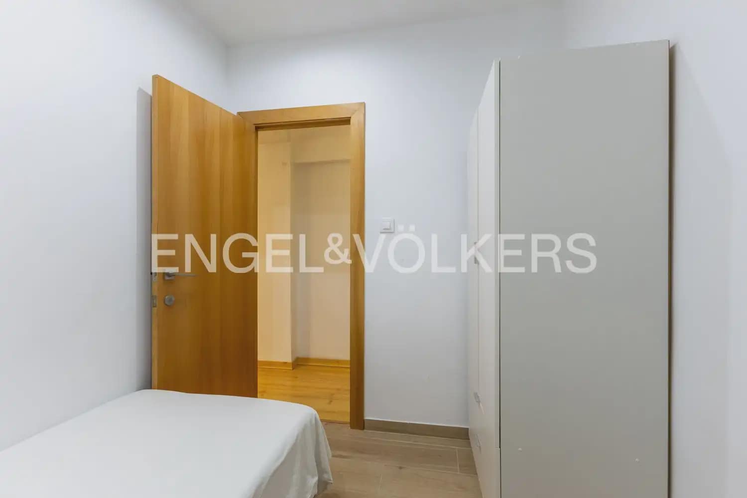 Piso de 3 habitaciones en València ciudad en venta - 365.000 € (Ref: 9974241)