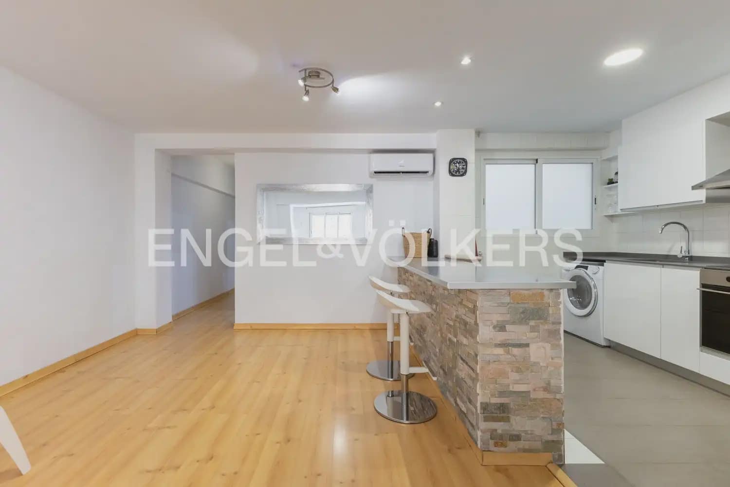Piso de 3 habitaciones en València ciudad en venta - 365.000 € (Ref: 9974241)
