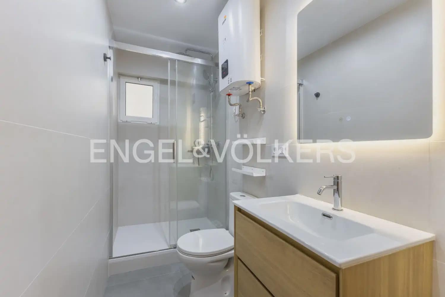 Piso de 3 habitaciones en València ciudad en venta - 365.000 € (Ref: 9974241)