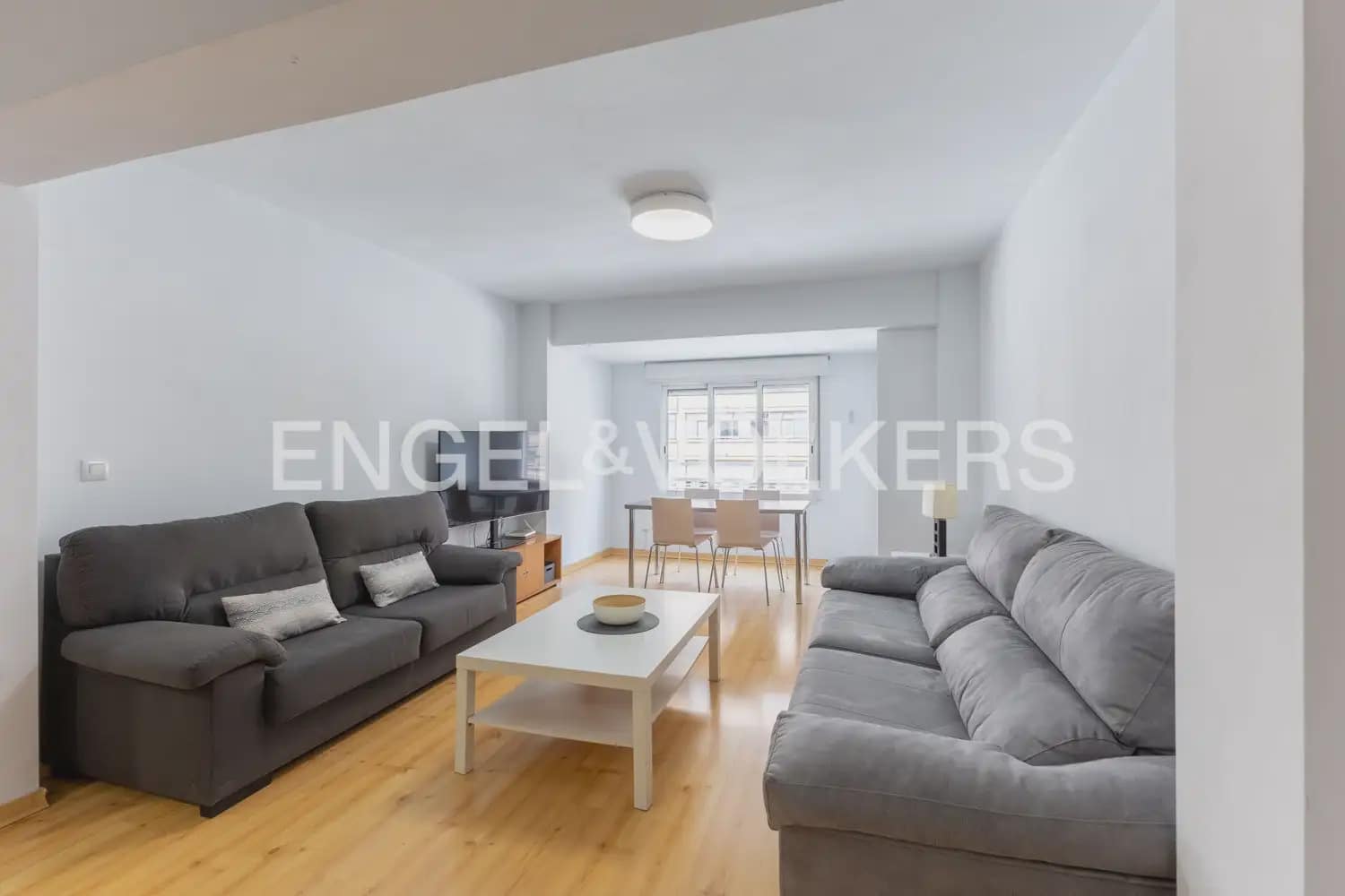 Piso de 3 habitaciones en València ciudad en venta - 365.000 € (Ref: 9974241)