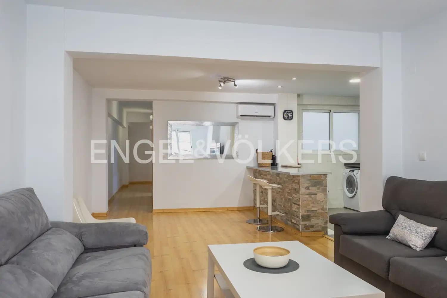 Piso de 3 habitaciones en València ciudad en venta - 365.000 € (Ref: 9974241)