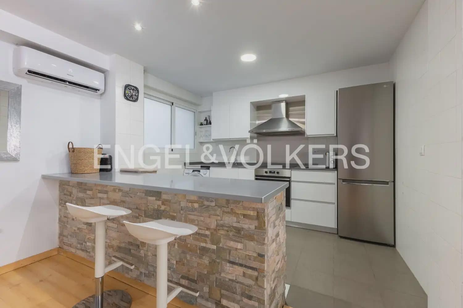 Piso de 3 habitaciones en València ciudad en venta - 365.000 € (Ref: 9974241)