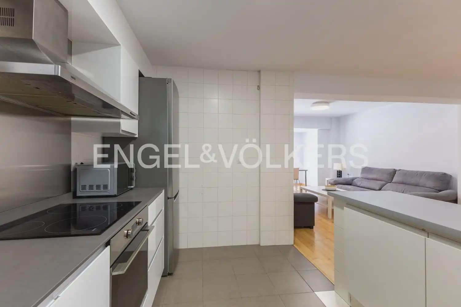 Piso de 3 habitaciones en València ciudad en venta - 365.000 € (Ref: 9974241)