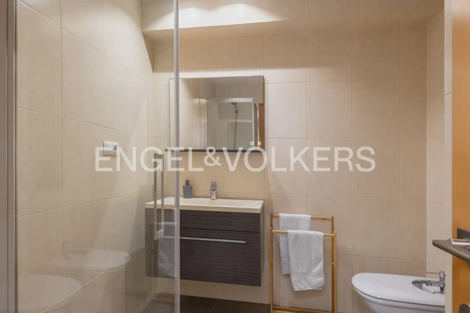 Piso de 3 habitaciones en València ciudad en venta - 365.000 € (Ref: 9974241)