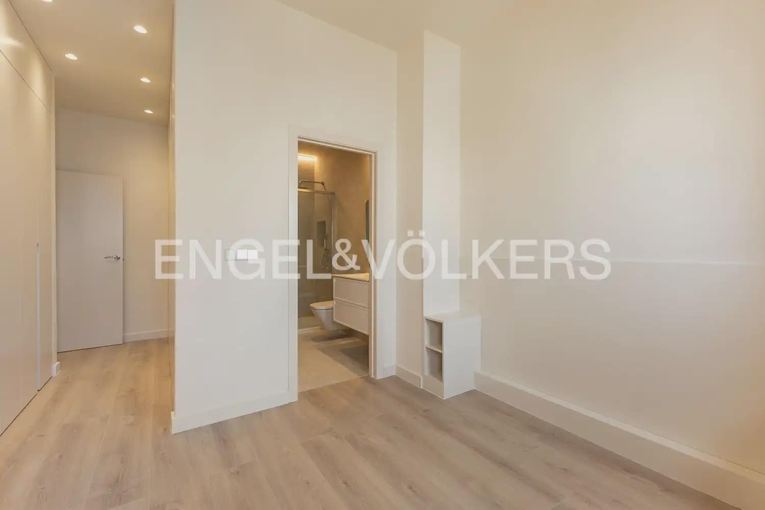2 soveværelse Lejlighed til salg i Valencia by - € 680.000 (Ref: 9974242)