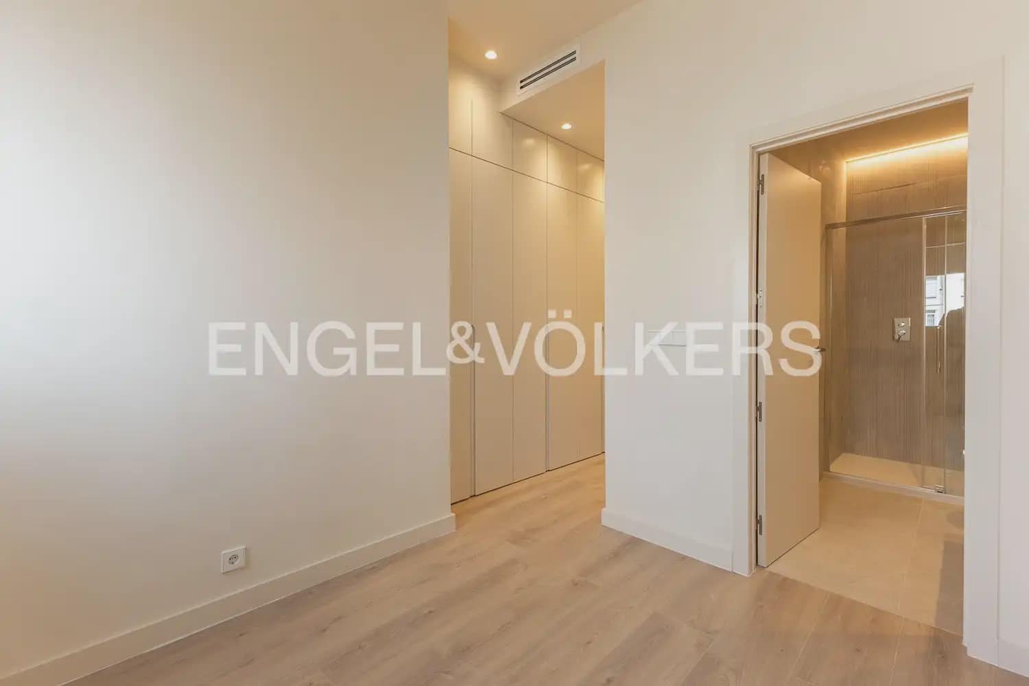 2 soveværelse Lejlighed til salg i Valencia by - € 680.000 (Ref: 9974242)