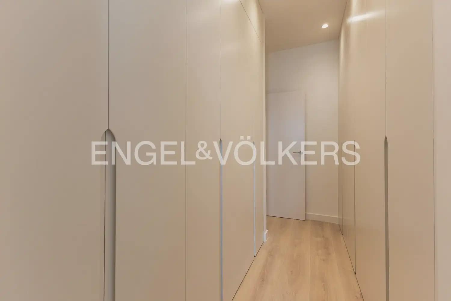 2 soveværelse Lejlighed til salg i Valencia by - € 680.000 (Ref: 9974242)