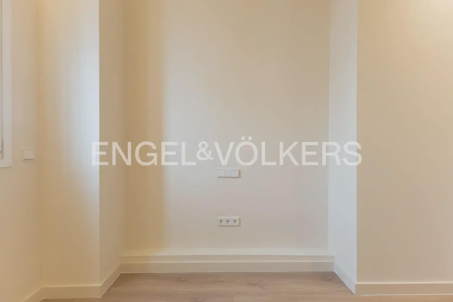 2 soveværelse Lejlighed til salg i Valencia by - € 680.000 (Ref: 9974242)