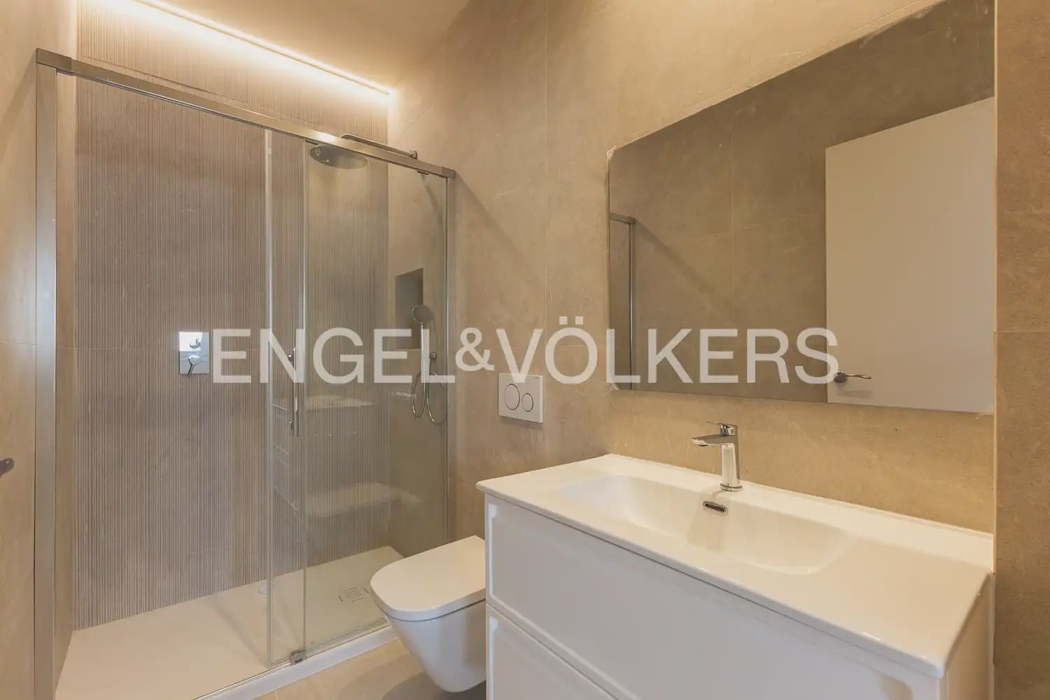 2 soveværelse Lejlighed til salg i Valencia by - € 680.000 (Ref: 9974242)
