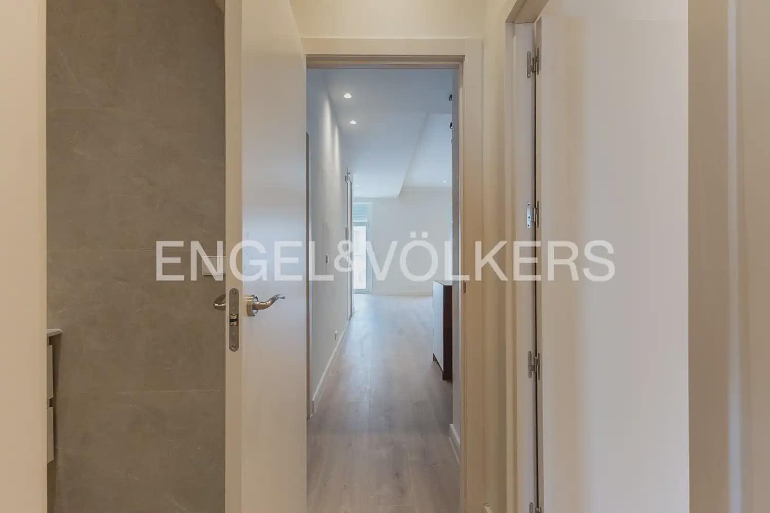 2 soveværelse Lejlighed til salg i Valencia by - € 680.000 (Ref: 9974242)