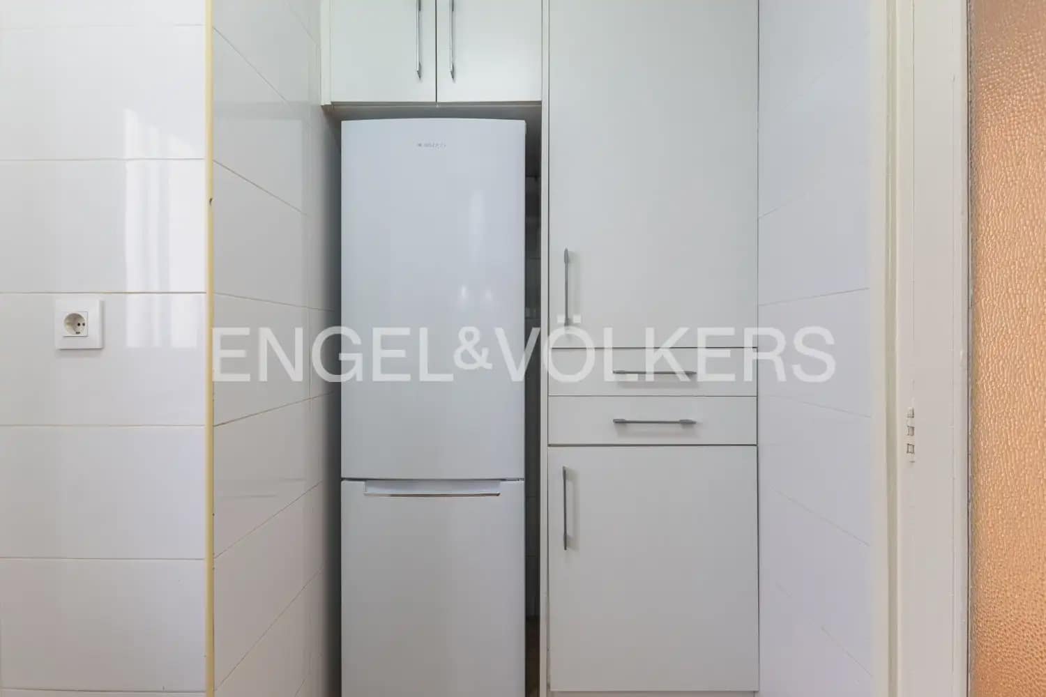 4 quarto Apartamento para arrendar em Valencia cidade - 1 400 € (Ref: 9974354)