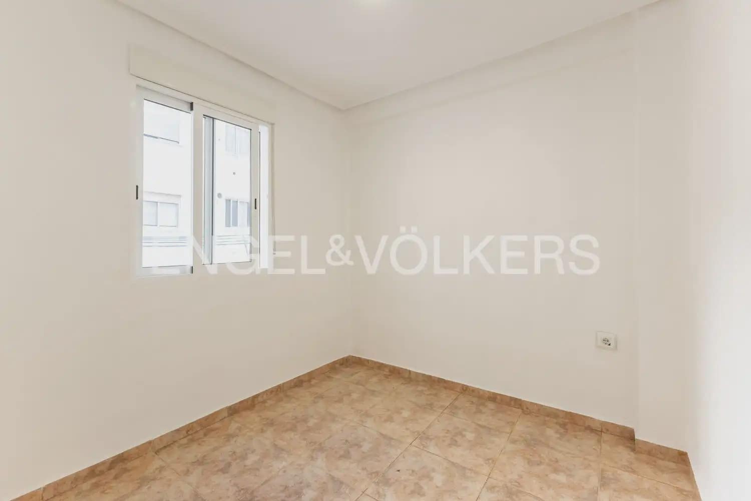 4 quarto Apartamento para arrendar em Valencia cidade - 1 400 € (Ref: 9974354)
