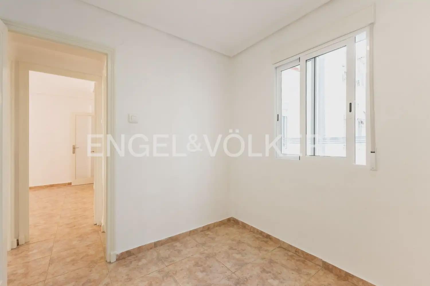4 quarto Apartamento para arrendar em Valencia cidade - 1 400 € (Ref: 9974354)