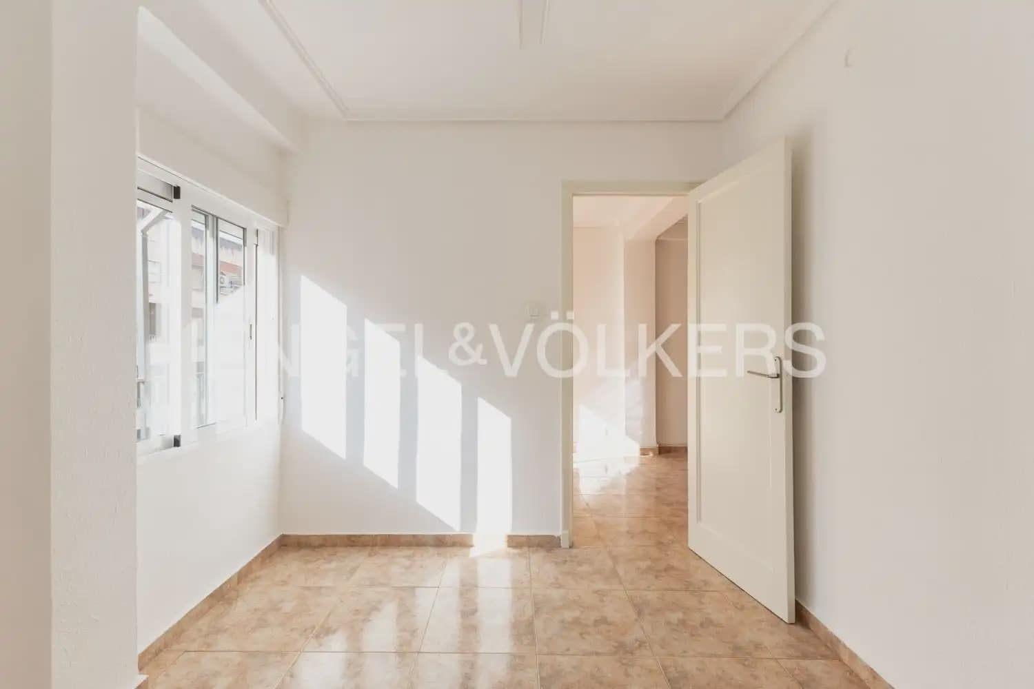 4 quarto Apartamento para arrendar em Valencia cidade - 1 400 € (Ref: 9974354)