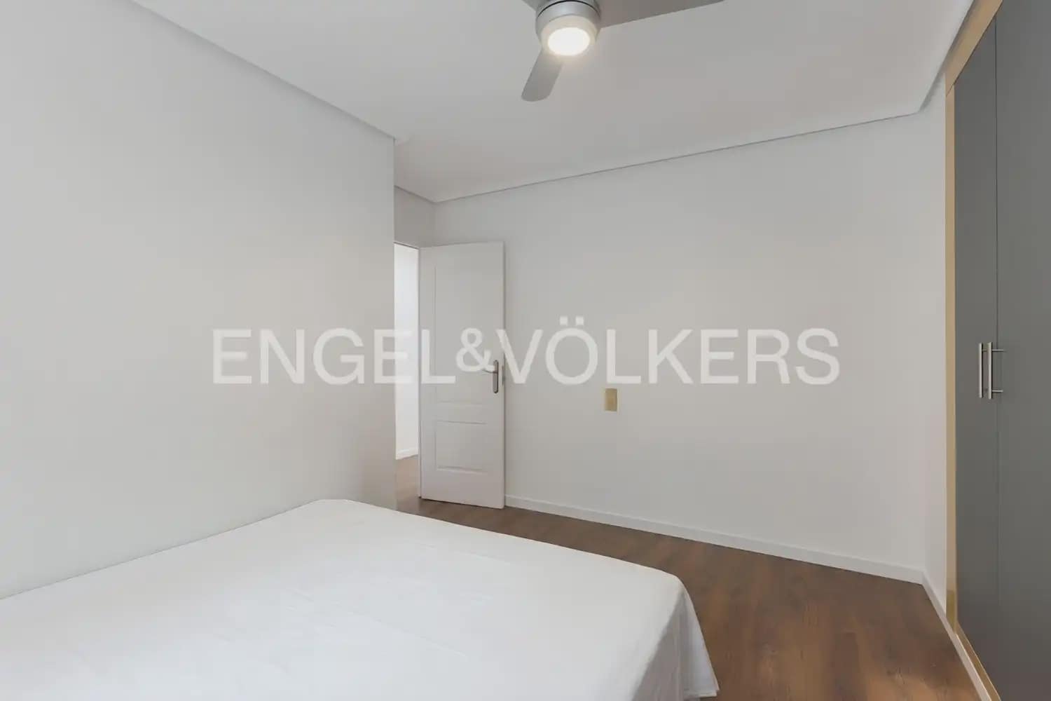 4 bedroom Flat for rent in Valencia city - € 3,000 (Ref: 9975714)