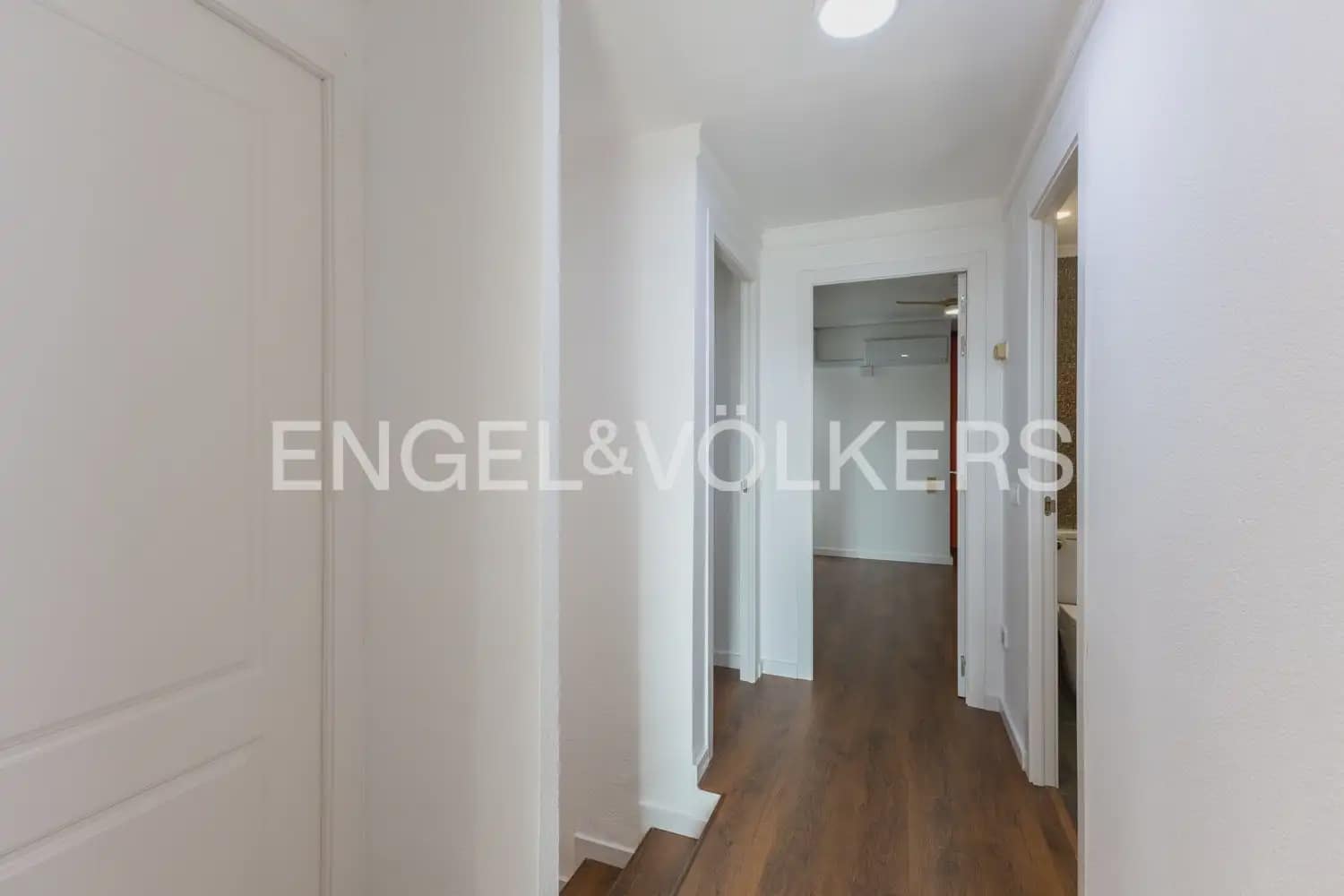 4 bedroom Flat for rent in Valencia city - € 3,000 (Ref: 9975714)
