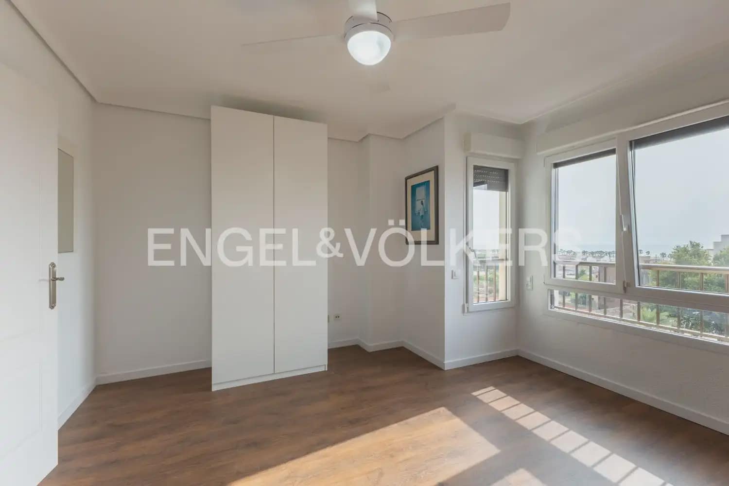 4 bedroom Flat for rent in Valencia city - € 3,000 (Ref: 9975714)