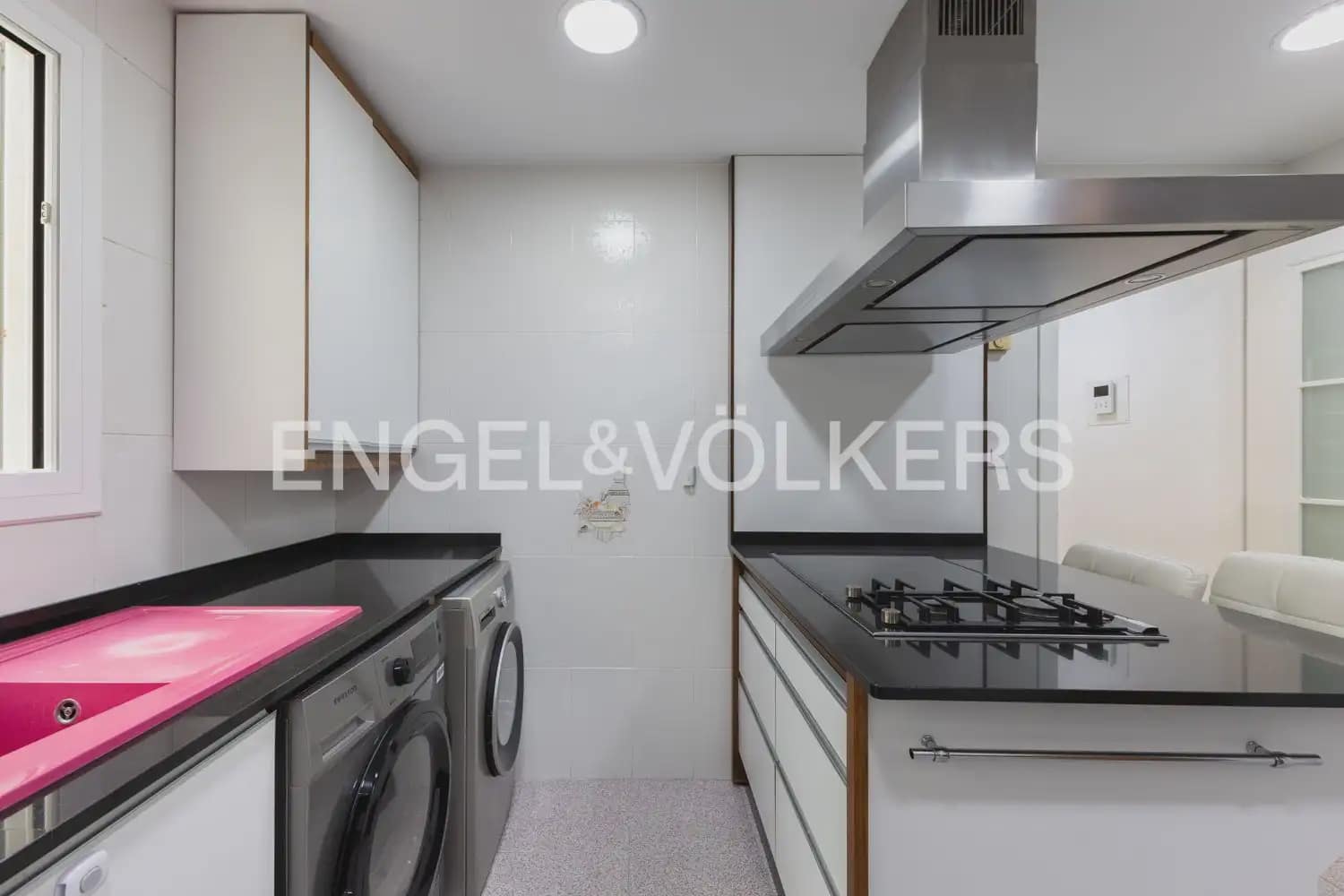 4 bedroom Flat for rent in Valencia city - € 3,000 (Ref: 9975714)