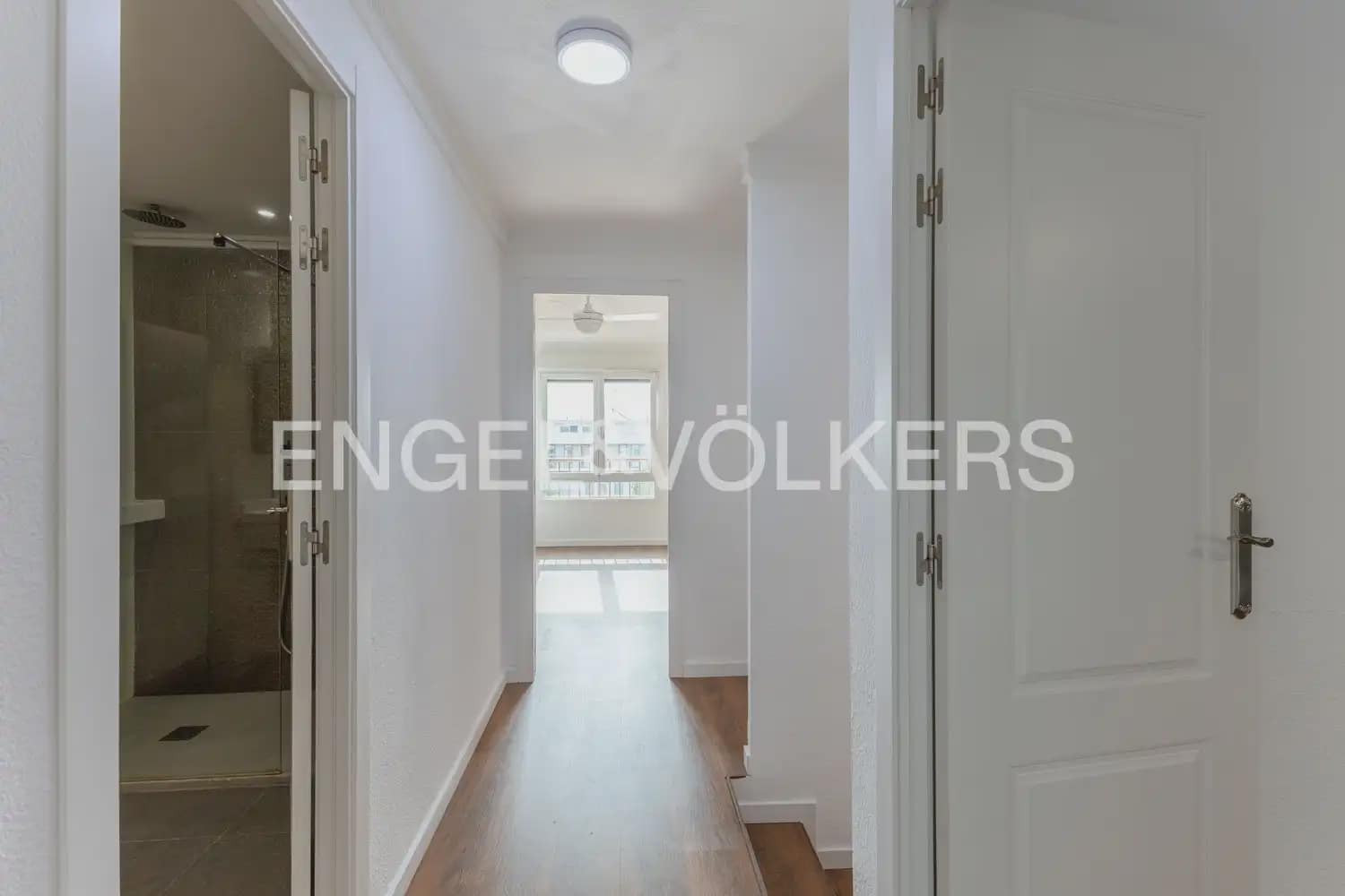4 bedroom Flat for rent in Valencia city - € 3,000 (Ref: 9975714)