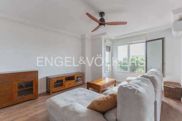 4 quarto Apartamento para arrendar em Cabanyal-Canyamelar, Valência cidade - 2 700 € (Ref: 9975714)