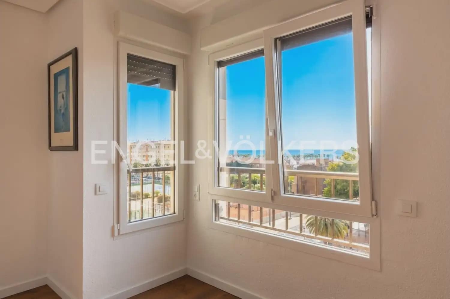 4 bedroom Flat for rent in Valencia city - € 3,000 (Ref: 9975714)