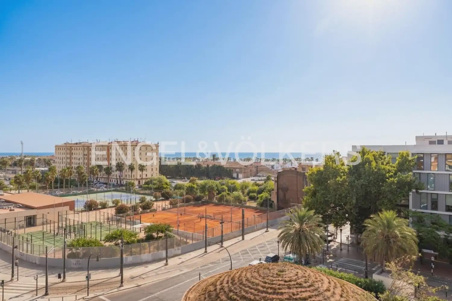 4 bedroom Flat for rent in Valencia city - € 3,000 (Ref: 9975714)
