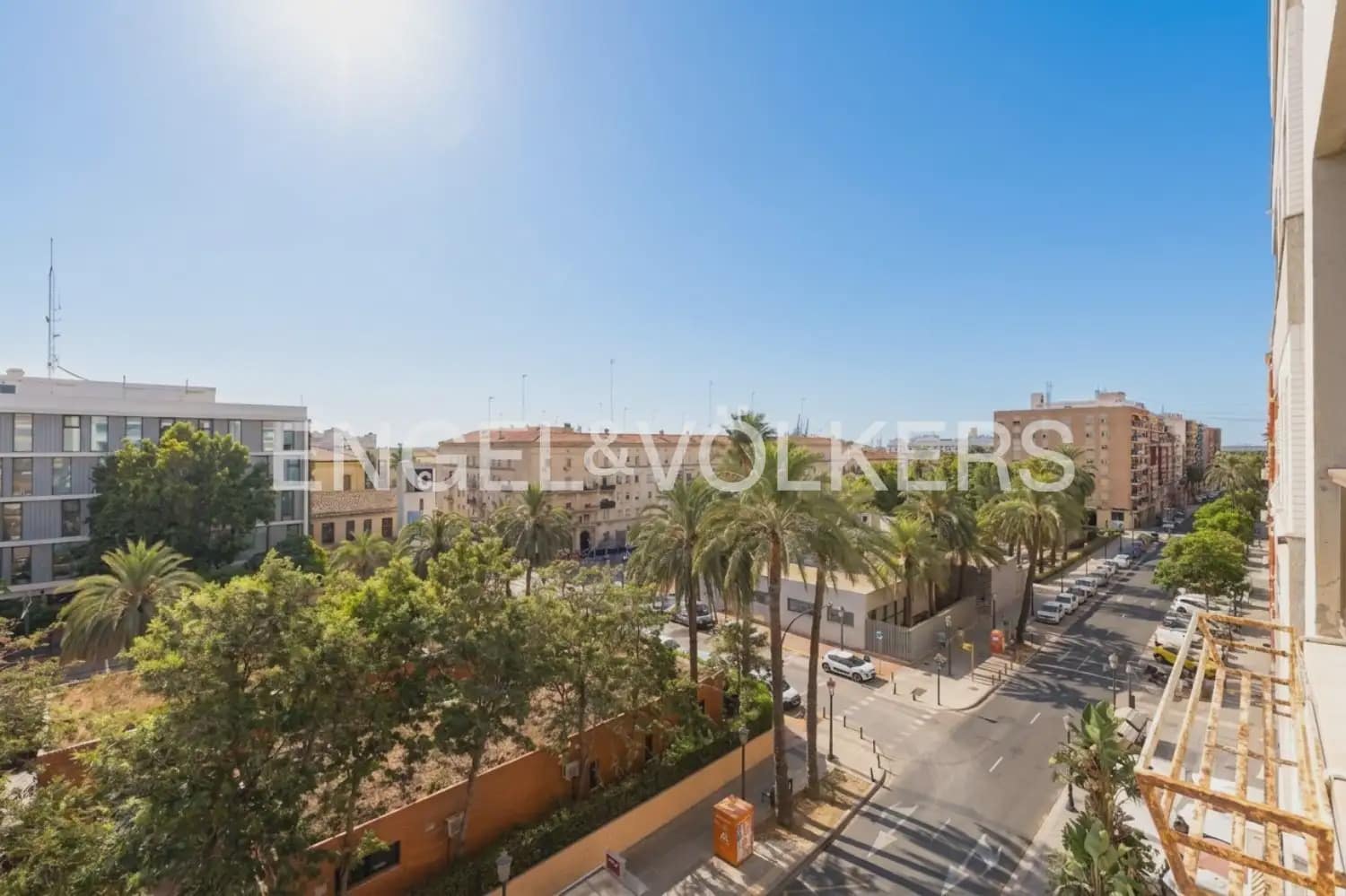 4 bedroom Flat for rent in Valencia city - € 3,000 (Ref: 9975714)
