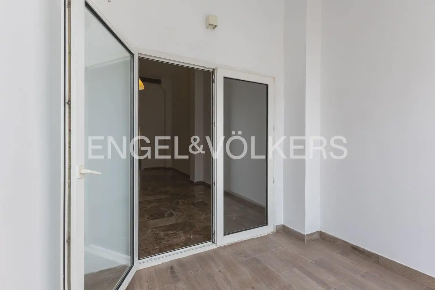 2 Zimmer Wohnung zu vermieten in Valencia Stadt - 1.200 € (Ref: 9976105)