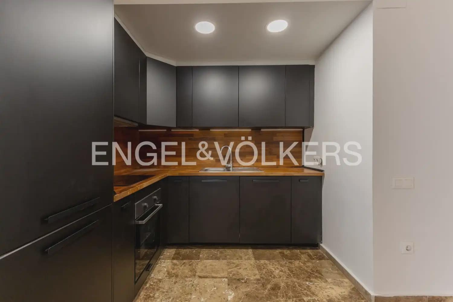 2 Zimmer Wohnung zu vermieten in Valencia Stadt - 1.200 € (Ref: 9976105)