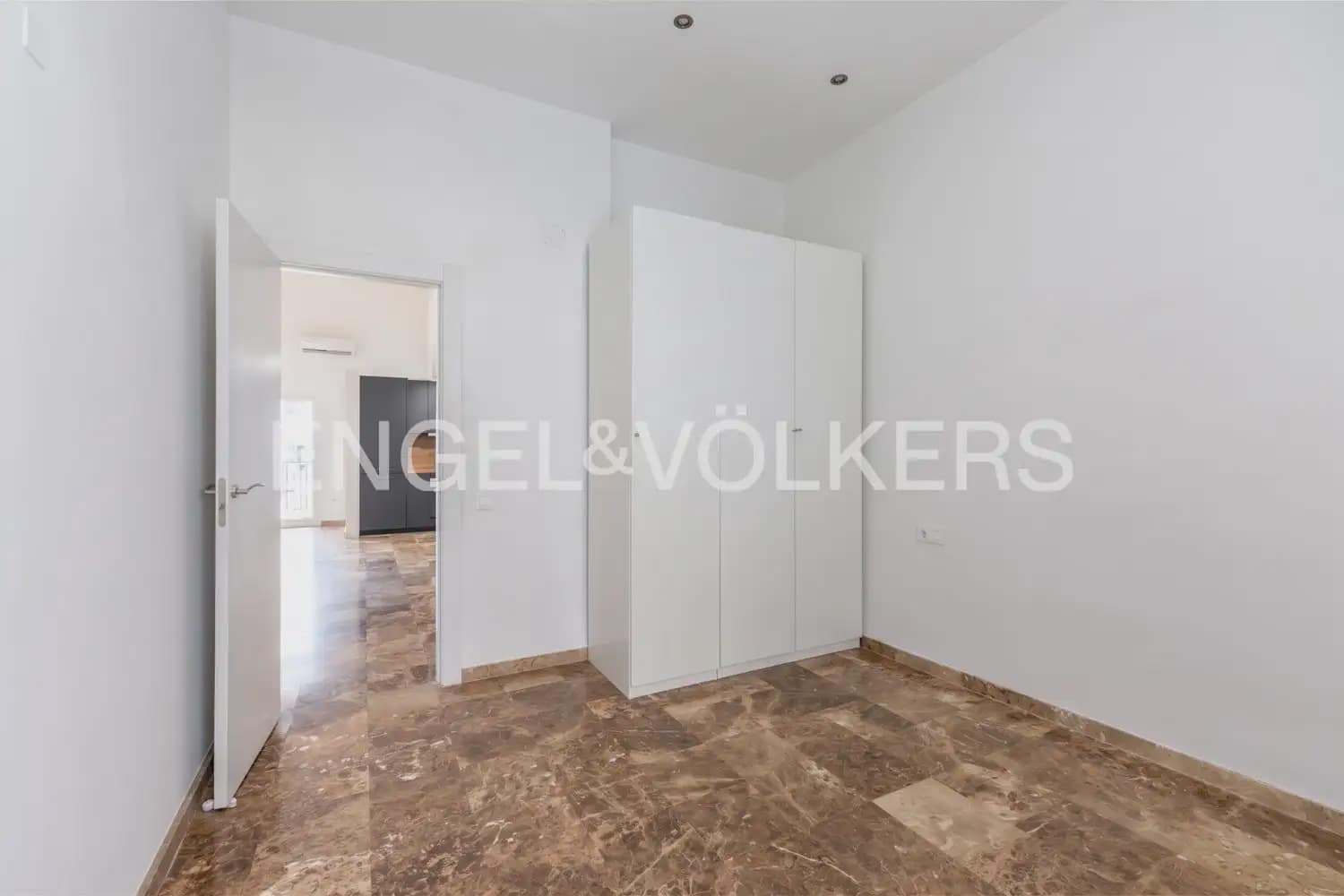 2 Zimmer Wohnung zu vermieten in Valencia Stadt - 1.200 € (Ref: 9976105)