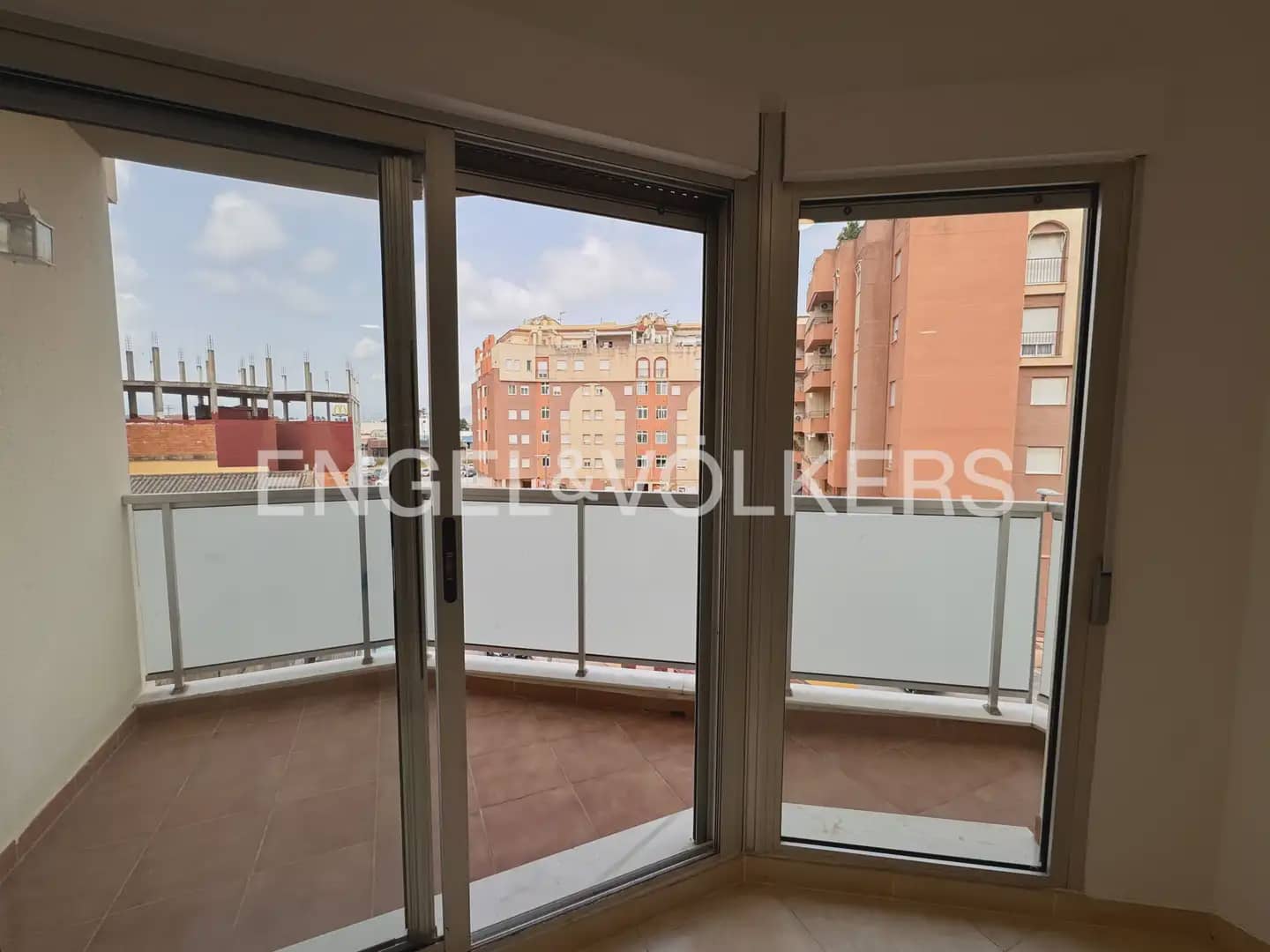3 soveværelse Lejlighed til leje i Denia - € 1.150 (Ref: 9976352)