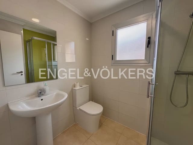 3 soveværelse Lejlighed til leje i Centro Urbano, Dénia - € 1.150 (Ref: 9976352)
