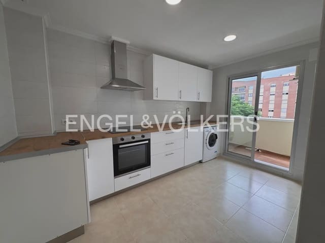 3 soveværelse Lejlighed til leje i Centro Urbano, Dénia - € 1.150 (Ref: 9976352)